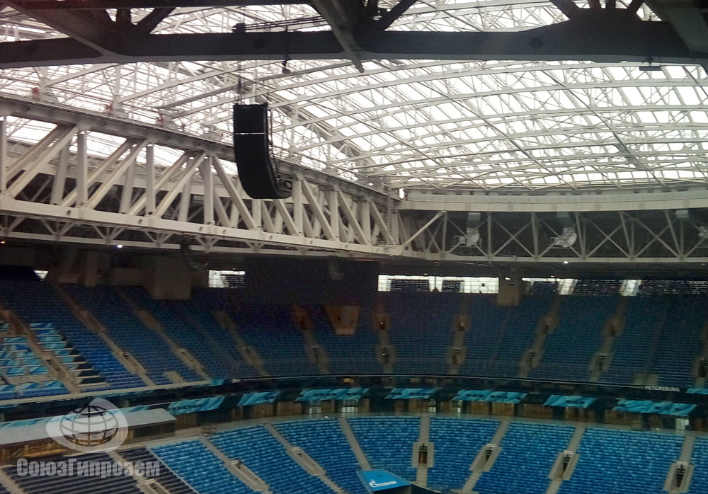 Под крышей стадиона «Санкт-Петербург Арена» во время 3D сканирования