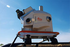 Мобильный лазерный сканер Leica Pegasus Two во время съёмки известнякового карьера